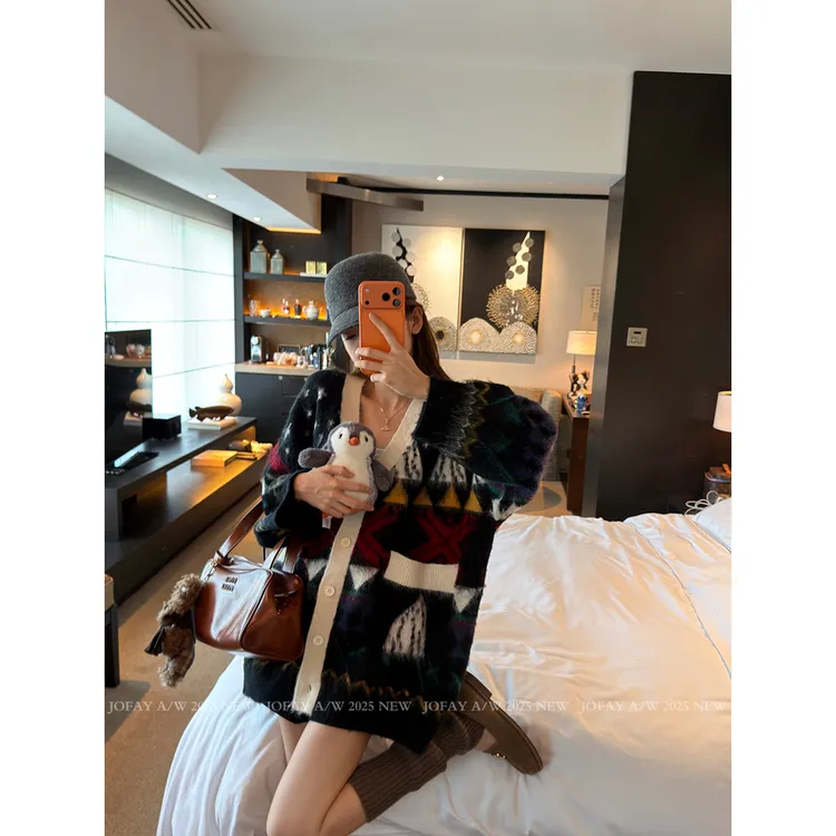 |节日氛围毛衣|拉毛涂鸦秋冬款羊毛时尚设计风开衫毛衣外套 M1342