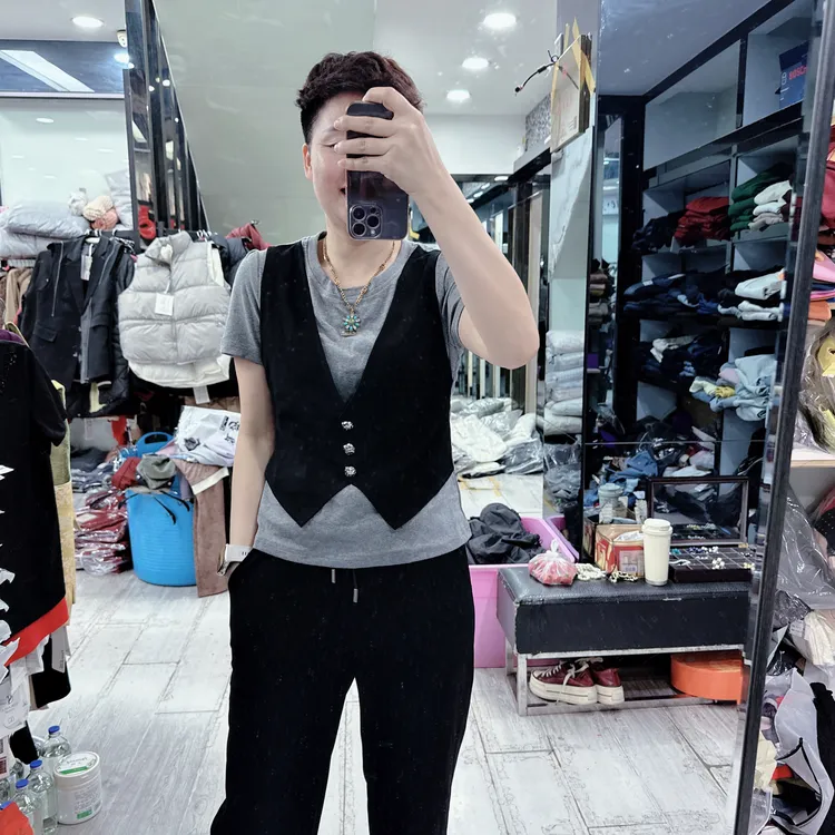 韩版设计假2件小直筒裤款时尚套装5528品