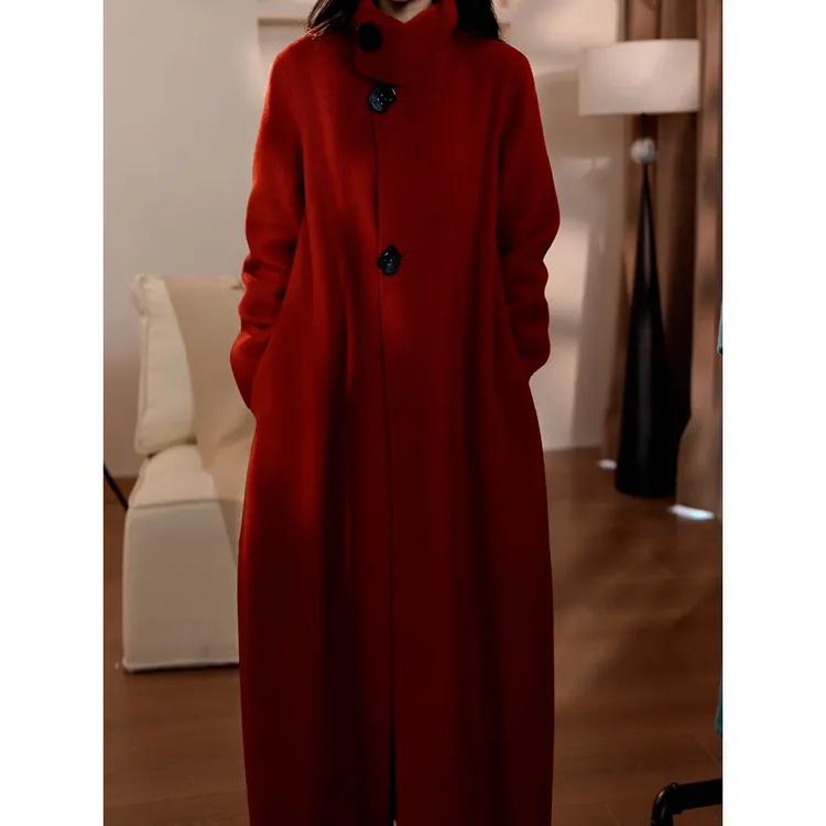 时尚设计感名媛风毛呢外套2025冬季新款宽松保暖立领红色长款大衣
