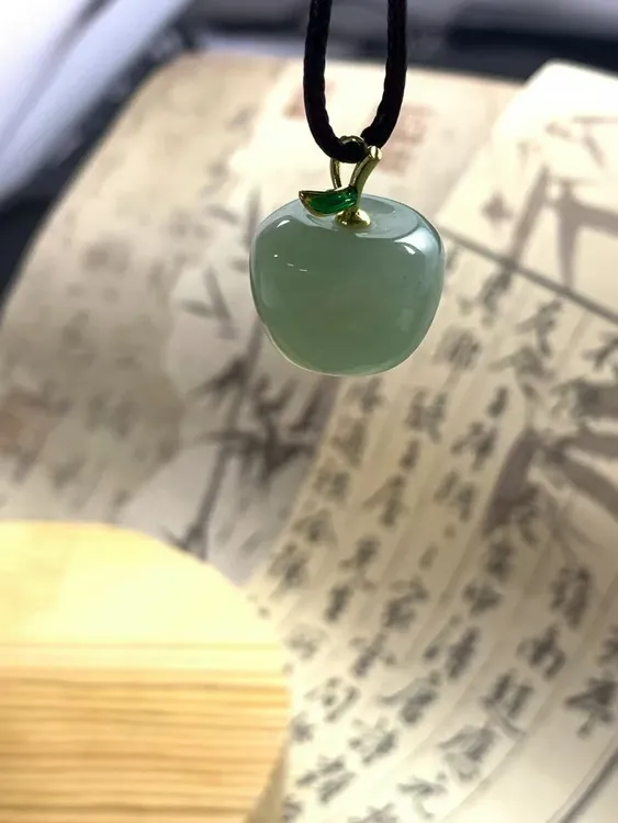 天然东陵玉小苹果颈饰多样发货款式