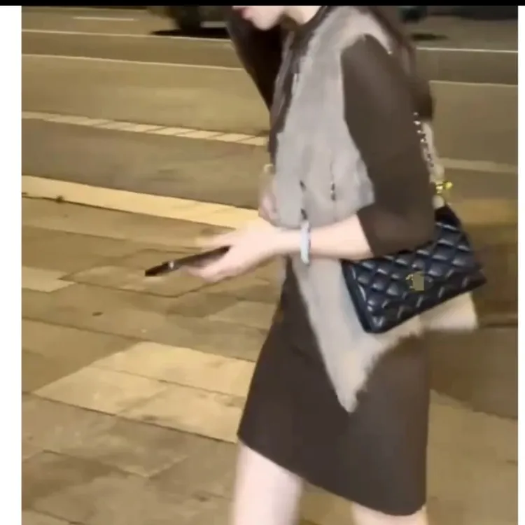 秋冬时尚修身无袖马甲搭配高腰半身裙显瘦套装