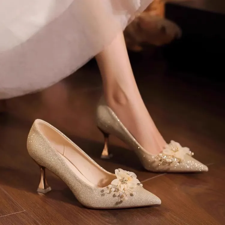 花朵水晶香槟色婚鞋！主婚纱秀禾两穿新娘高跟鞋订婚敬酒伴娘礼服