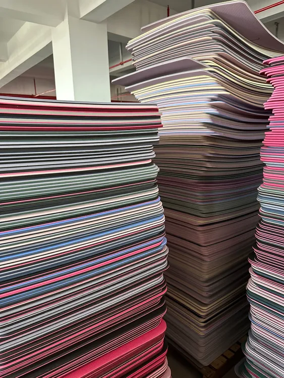 183x80x10mm 清货瑜伽垫 微瑕双色带体位线送网包绑带送运费险