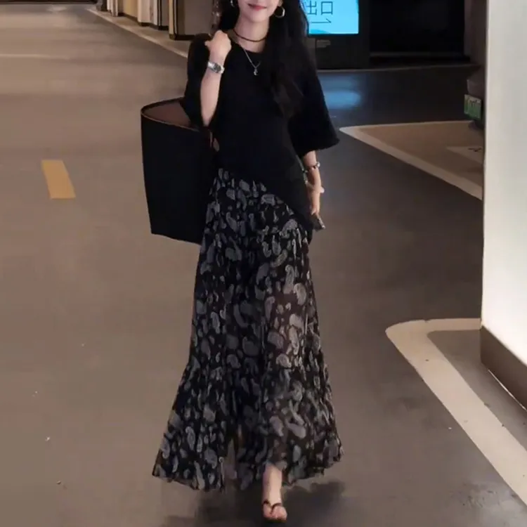 气质潮流夏季轻熟时尚套装女2025年纯色气质上衣碎花独特漂亮小衫