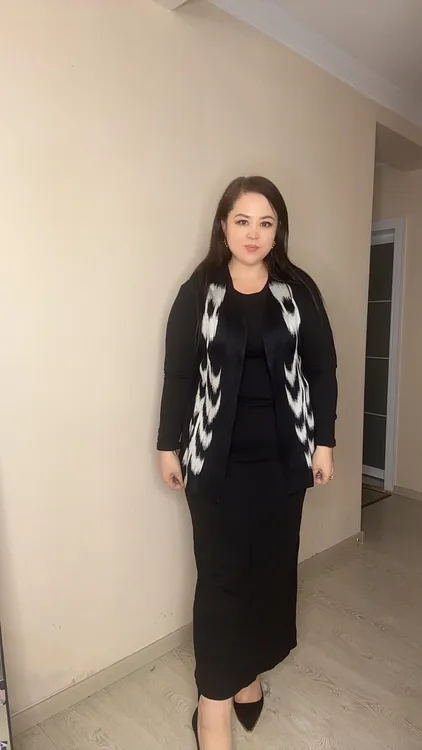 新款时尚白搭显瘦气质优雅高贵名族风长袖连衣裙艾特莱斯马夹套装