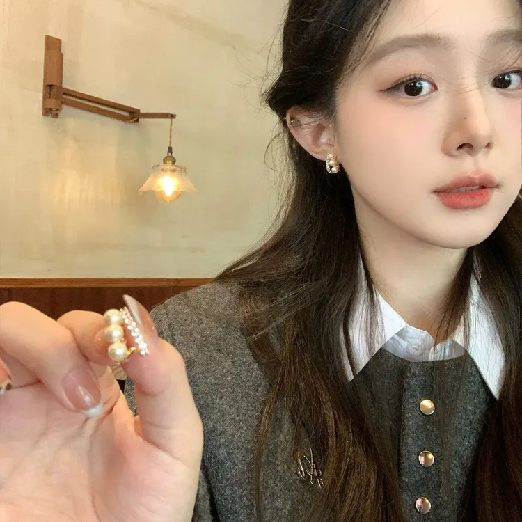 铜合金锆石耳饰 秋冬韩系轻奢闪锆珍珠C圈耳环女气质百搭耳针耳饰