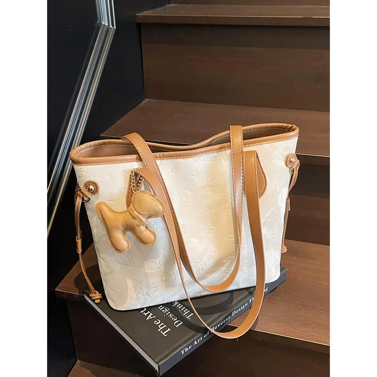 超火洋气撞色大容量包包女式2025新款春夏时尚百搭通勤单肩托特包