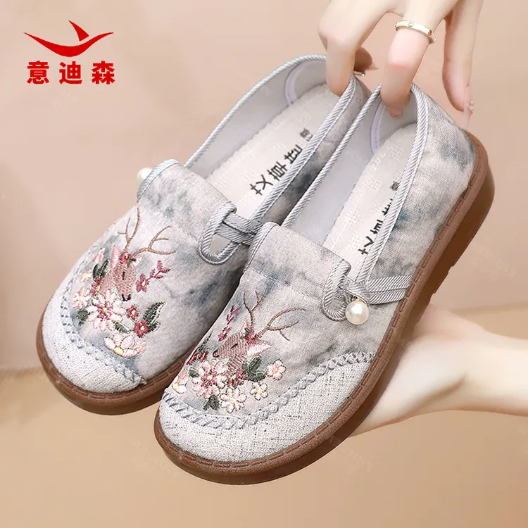 YIDISEN/意迪森春季新款老北京布鞋女绣花鞋一脚蹬平底妈妈鞋百搭