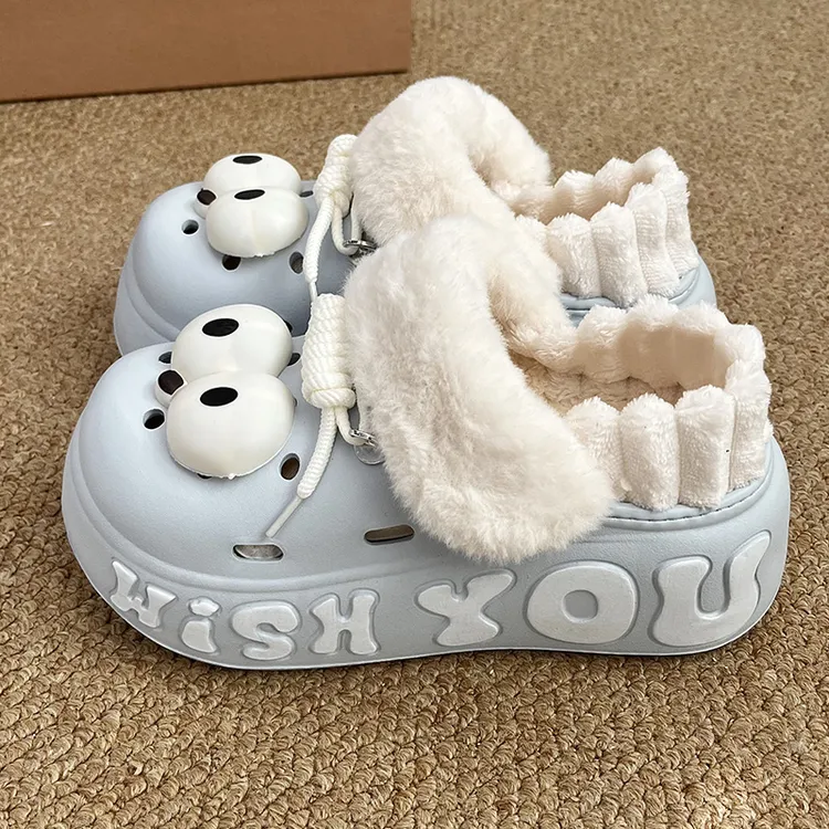冬季新款加绒保暖洞洞鞋女卡通大眼厚底外穿毛绒舒适包跟棉拖鞋