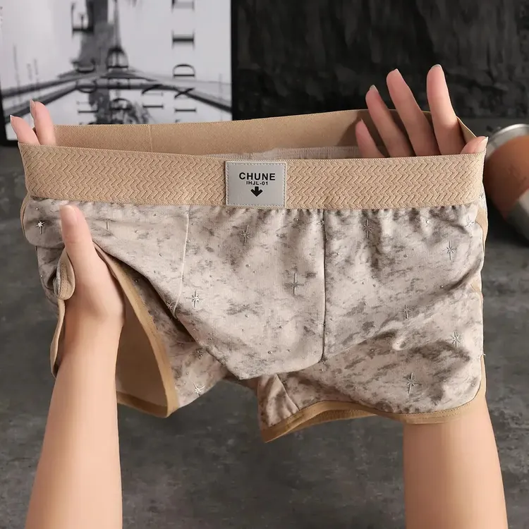 新款男士内裤棉质透气舒适平角裤青年复古潮流星空印花中腰四角裤