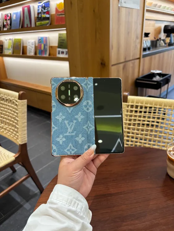 适用于华为MateX6/MateX5老花全包牛仔折叠手机壳电镀中轴折叠壳