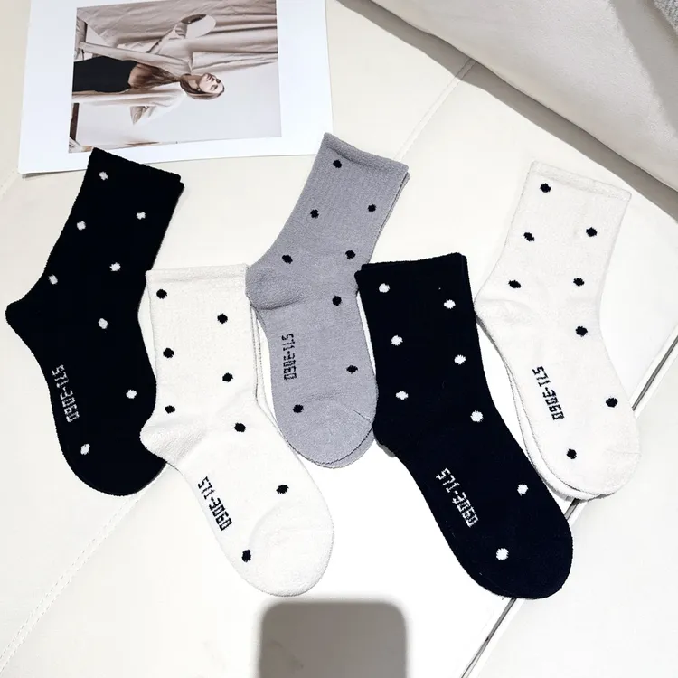 豆豆9 【双面绒】冬季保暖日系波点百搭休闲中筒袜-571-3060