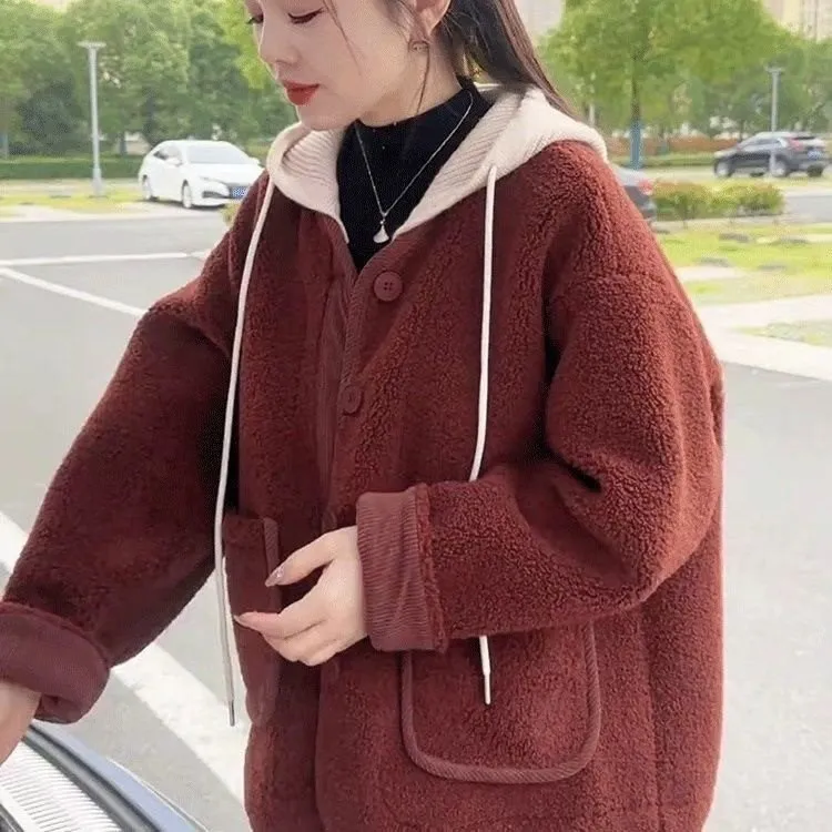 羊羔毛皮毛一体加厚连帽外套女秋冬季新款宽松显瘦小个子百搭上衣