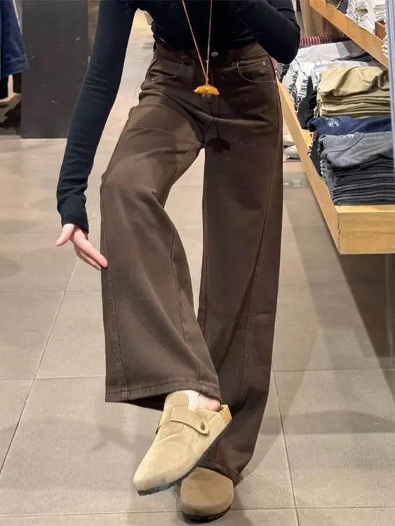 美式咖色弯刀牛仔裤大码女装秋冬新款胖mm宽松显瘦直筒阔腿拖地裤