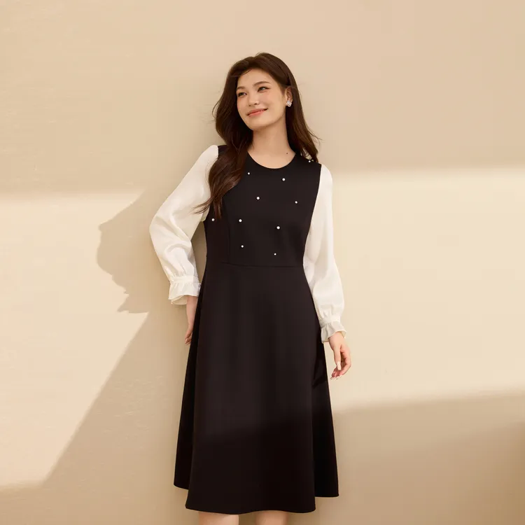 【星遥】纤莉秀E大码女装流光风撞色拼接打泡珠圆领连衣裙QK3671