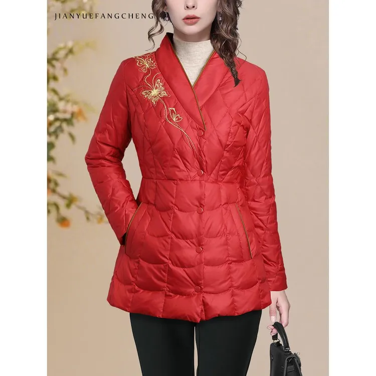 YIHUI伊卉羽绒服女冬季绣花短款时尚轻薄款保暖90白鸭绒WH257186