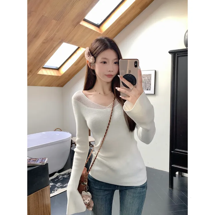 v领半透拼接薄雾粉打底衫女春季纯欲内搭毛衣针织上衣喇叭袖低领