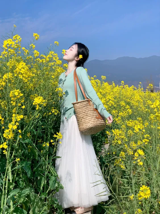 2025春夏新款韩系温柔风绿色针织开衫上衣雪纺半身裙气质两件套潮