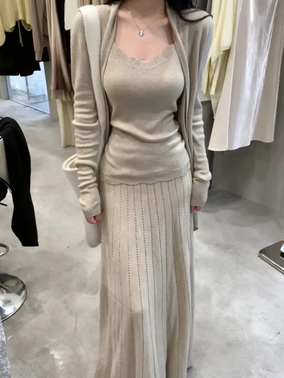 韩系休闲慵懒风OOTD穿搭一整套早秋新款针织开衫吊带半身裙三件套