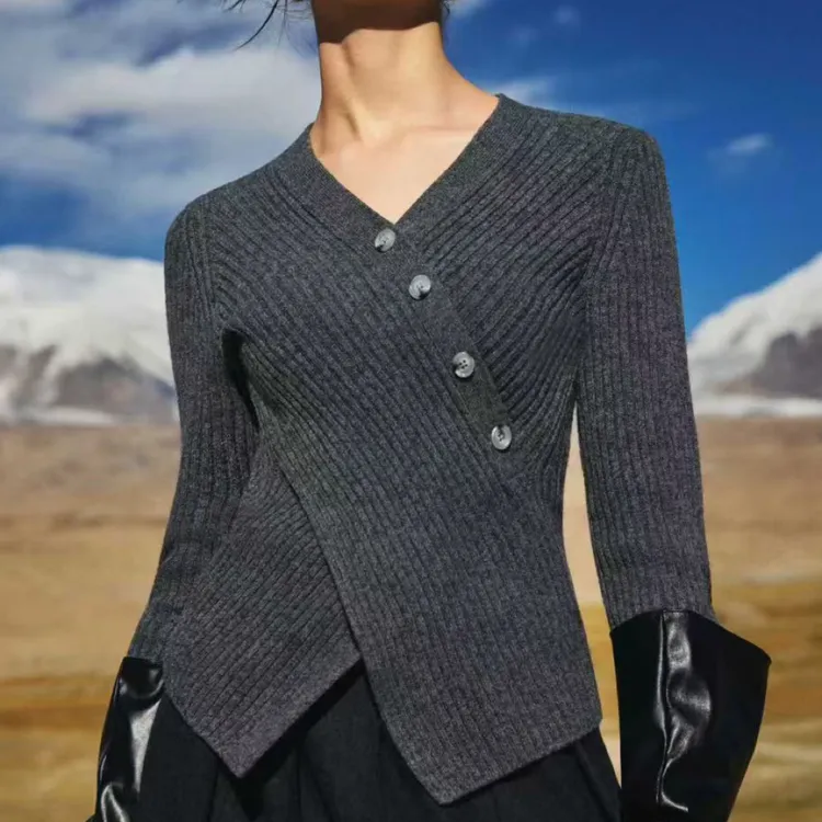 允硕 万人迷毛衫V领针织衫设计感不规则修身显瘦百搭 739553