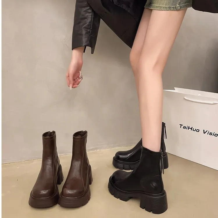 小苏女鞋时尚厚底加绒短筒靴女秋冬新款圆头中跟百搭英伦风马丁靴