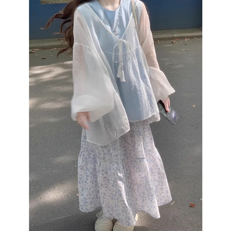 小清新甜美蓝色无袖上衣女白色防晒罩衫碎花半身裙夏季套装三件套