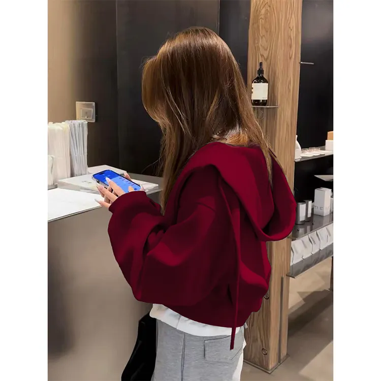 酒红色连帽卫衣女早秋季2025新款开衫外套洋气减龄小个子短款上衣