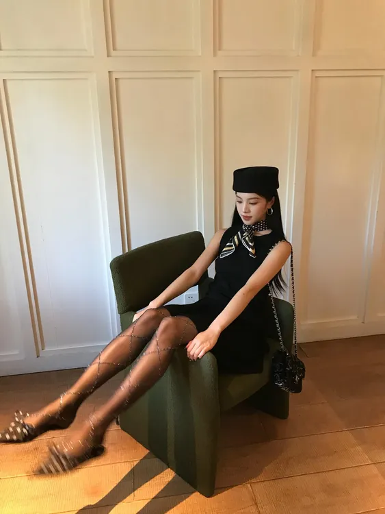 【高智御姐】2025秋冬时尚新款黑色气质西装外套配黑色连衣裙两件套