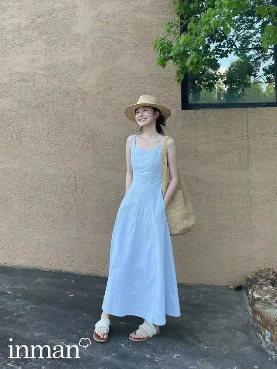 2025夏季新款韩系气质减龄蓝色吊带长裙设计感收腰显瘦无袖连衣裙