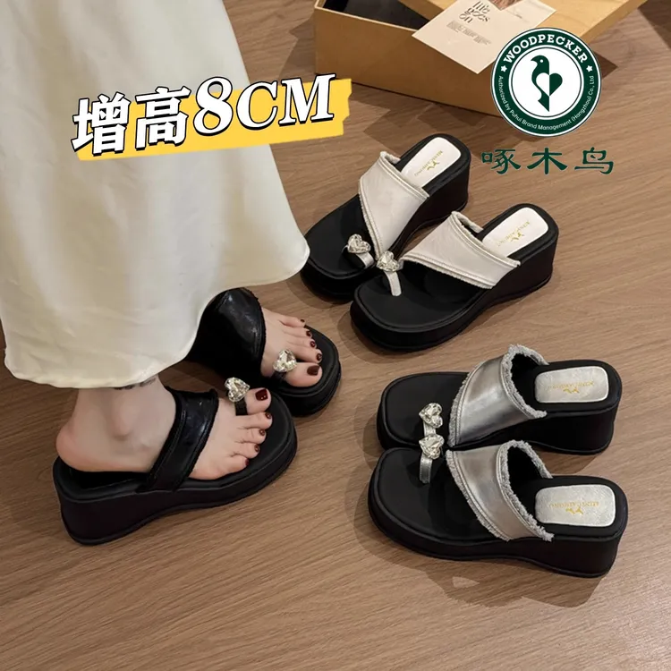 啄木鸟厚底增高网红坡跟套趾凉拖女款夏外穿2025新款高级感人字拖