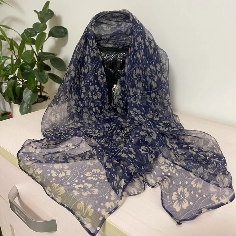 杭州真丝丝巾女春秋百搭围巾女薄款夏季防晒巾纱巾女冬季护颈围巾