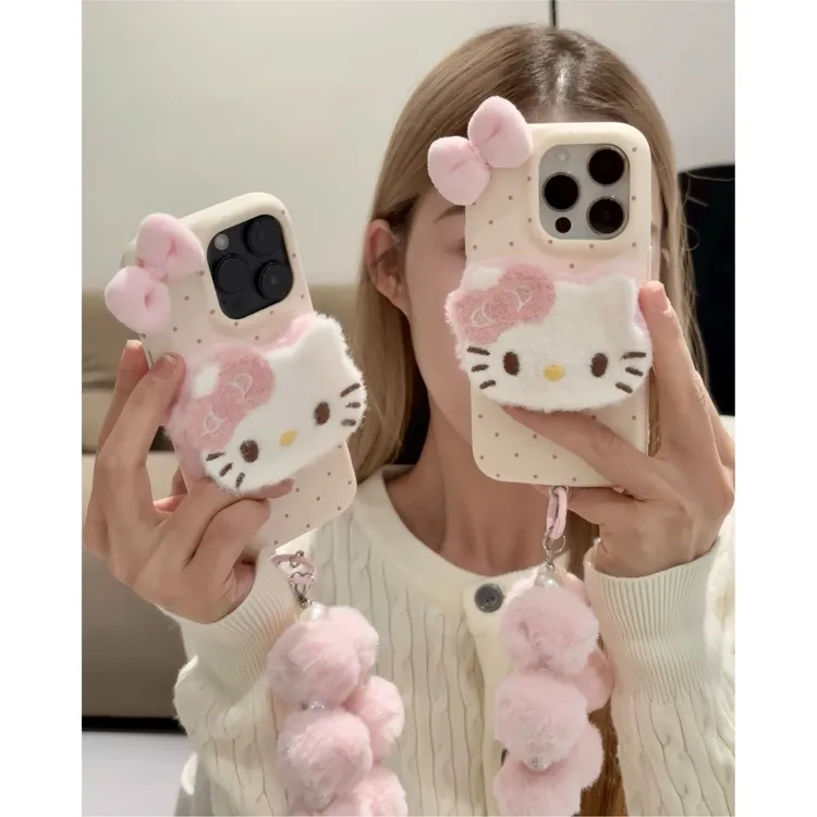 适用毛绒kitty猫苹果17promax手机壳iPhone16/15挂绳14/13套12/11