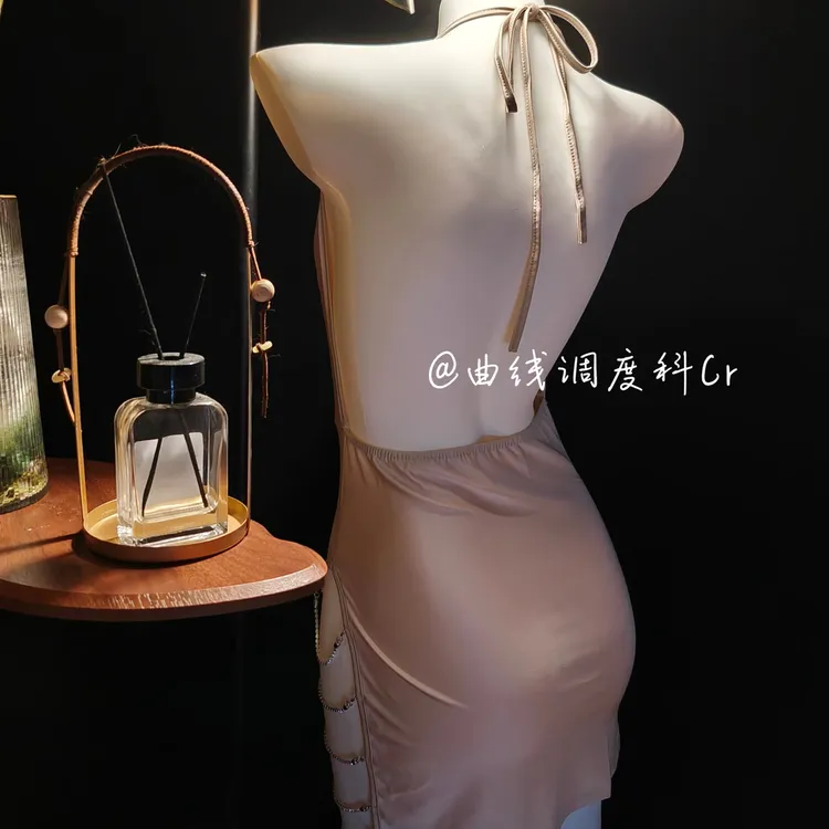 荡领冰丝吊带睡裙纯欲露背开衩高级感夏季夜场可外穿蕾丝约会