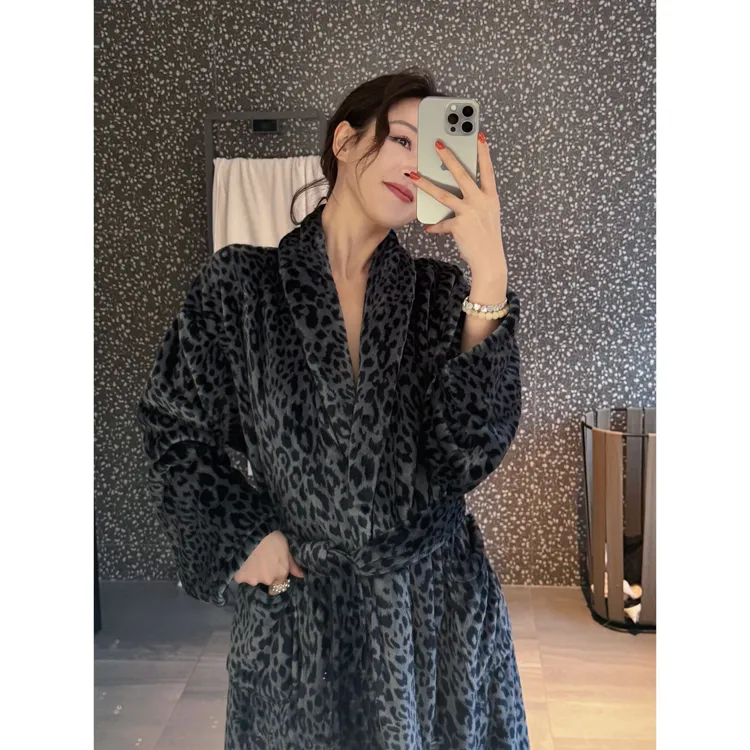 doubleoo冬季法兰绒简约黑灰豹纹睡袍家居服系带性感睡衣中长款