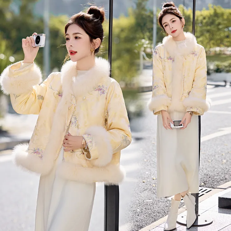 新中式国风短款羽绒服女冬季2025新款气质高端刺绣狐狸毛皮草外套