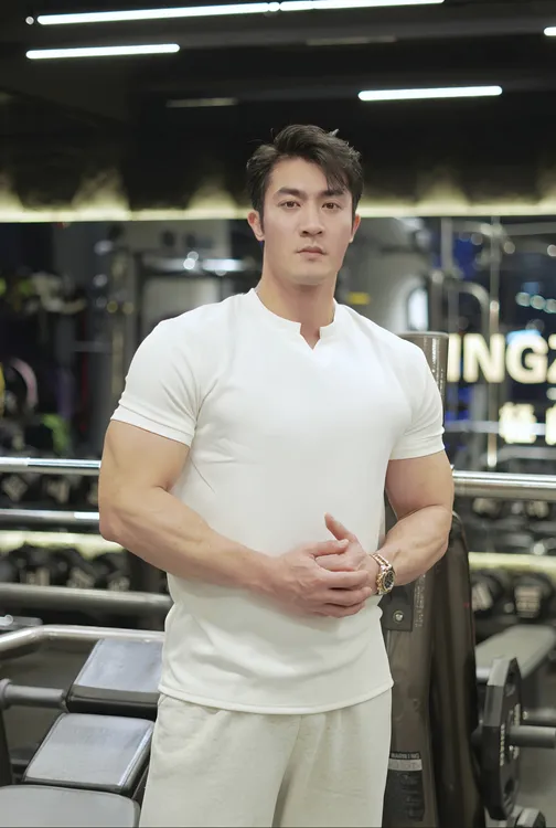 健身短袖男夏重磅百搭正肩显大高级肌理抗皱T恤收袖显大运动透气