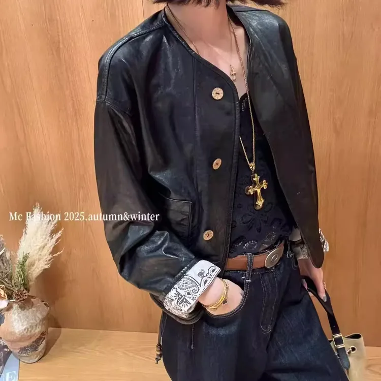 2025秋季新款爆款高级感圆领单排扣两面穿皮衣外套女装夹克上衣潮