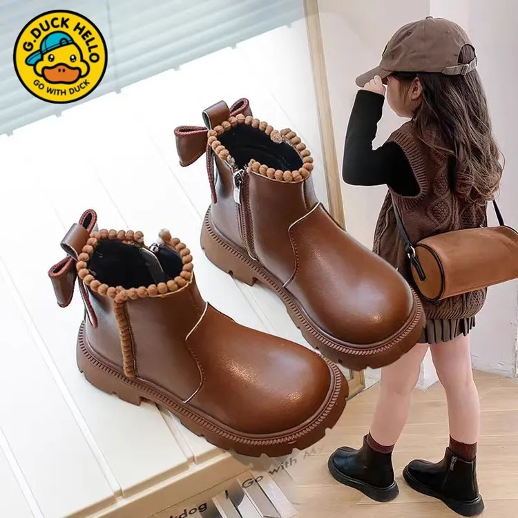 哈罗小黄鸭女童靴子公主鞋2025秋冬新款儿童短靴软底马丁靴加绒靴