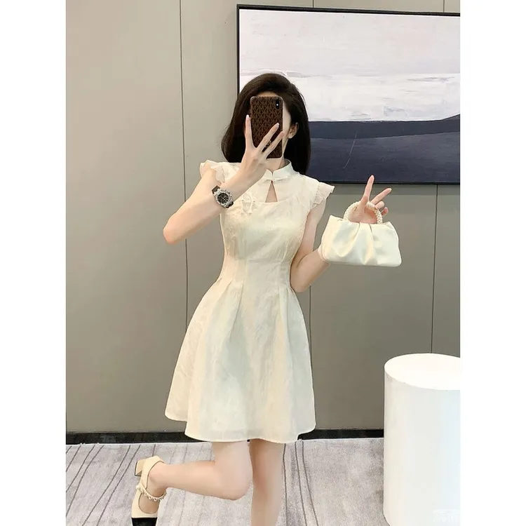 新中式国风气质连衣裙女2025新款小众设计感小飞袖收腰改良旗袍裙