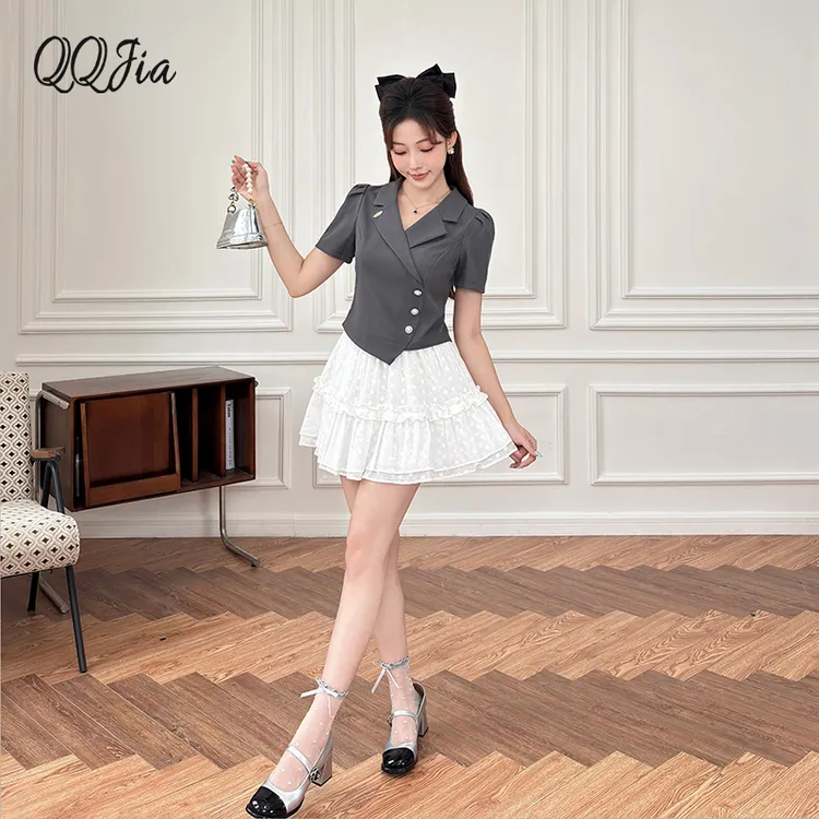 丘丘喆气质时尚西装掐腰上衣短款财阀千金独特漂亮两件套夏25007
