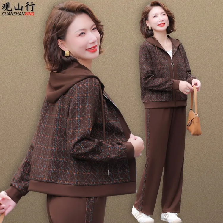 妈妈秋装外套2025新款中老年运动套装女春秋贵夫人洋气拼接两件套