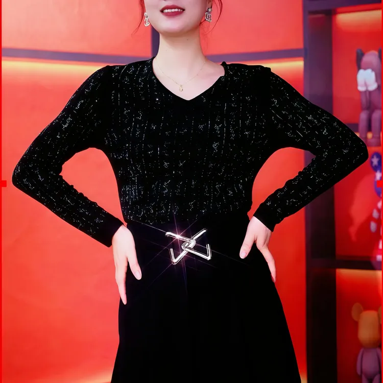 【万人迷】V领夏季欧货轻奢重工烫钻黑色显瘦气质洋气时尚百搭t恤
