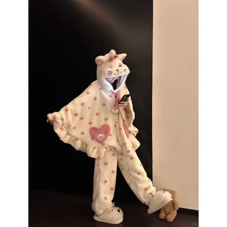 甜美可爱小猫连帽斗篷半边绒睡衣女冬季新款保暖宽松舒适长裤套装