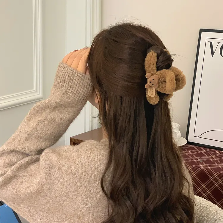秋冬毛绒小熊抓夹女高级感大号鲨鱼夹后脑勺盘发夹秋冬发饰头饰