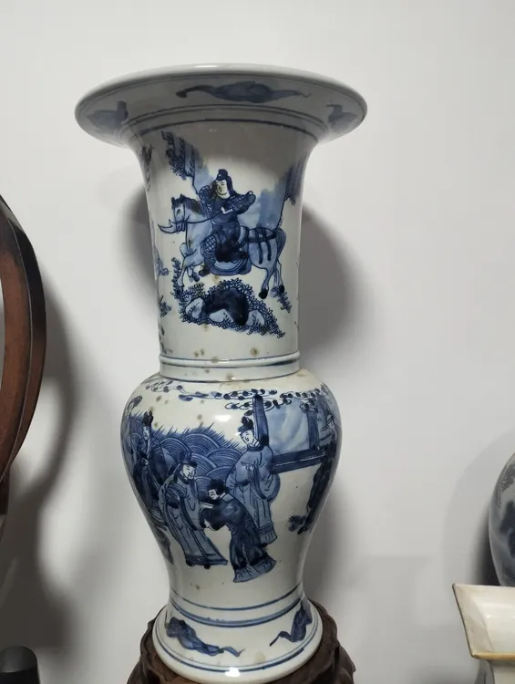 青花人物花觚瓶摆件