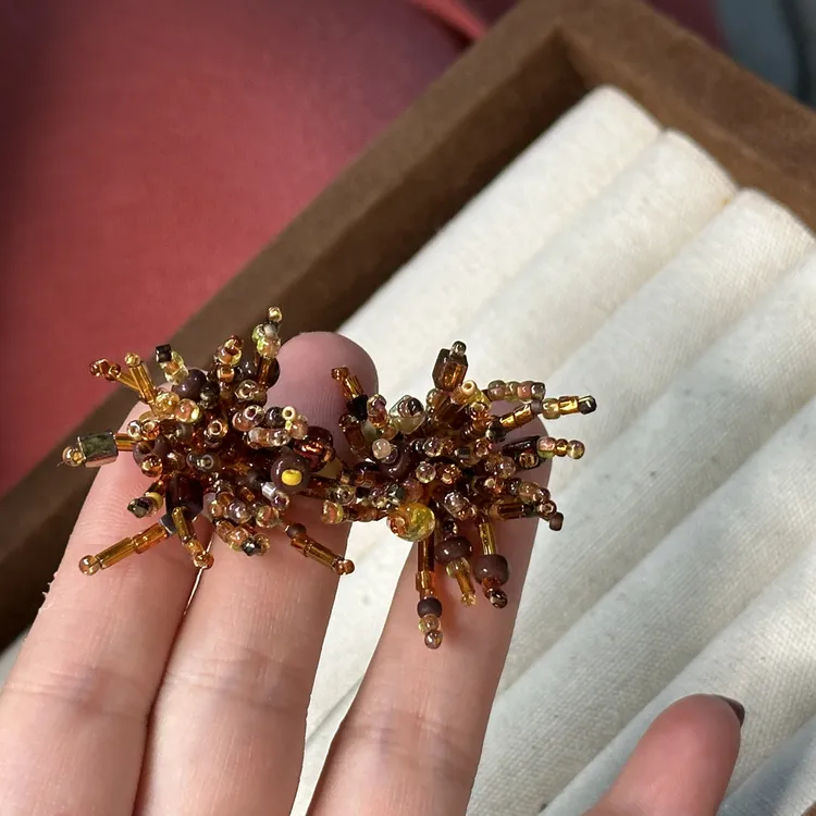 合金玻璃耳饰 手工串珠金色千金风女耳钉轻奢银针美拉德秋冬款