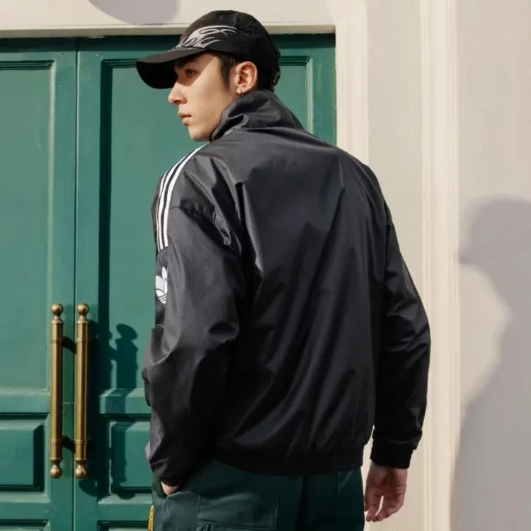 品牌折扣休闲简约田径运动经典三条纹刺绣百搭透气设计感情侣外套