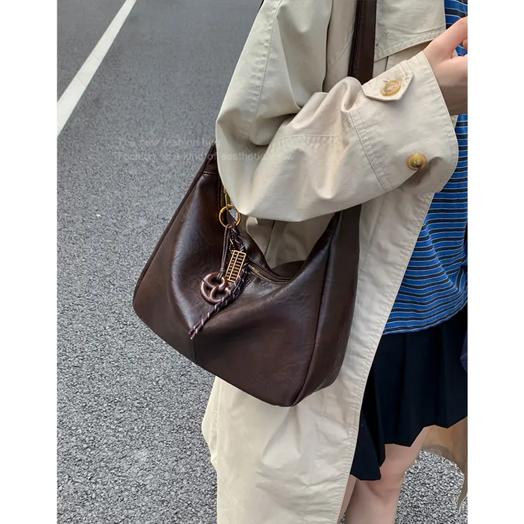 大容量斜挎托特包包女式2025新款秋冬单肩包高级感复古棕色腋下包