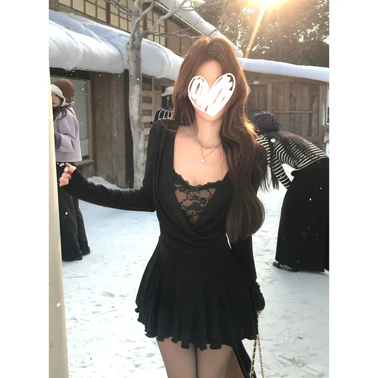 韩系黑色蕾丝拼接V领长袖连衣裙女2025秋冬季新款高腰显瘦短裙子