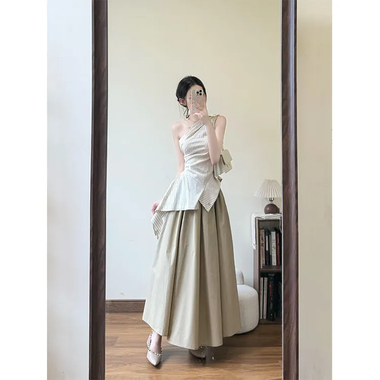 2025夏季新款修身显瘦设计感韩系斜肩条纹上衣气质时尚高级半身裙